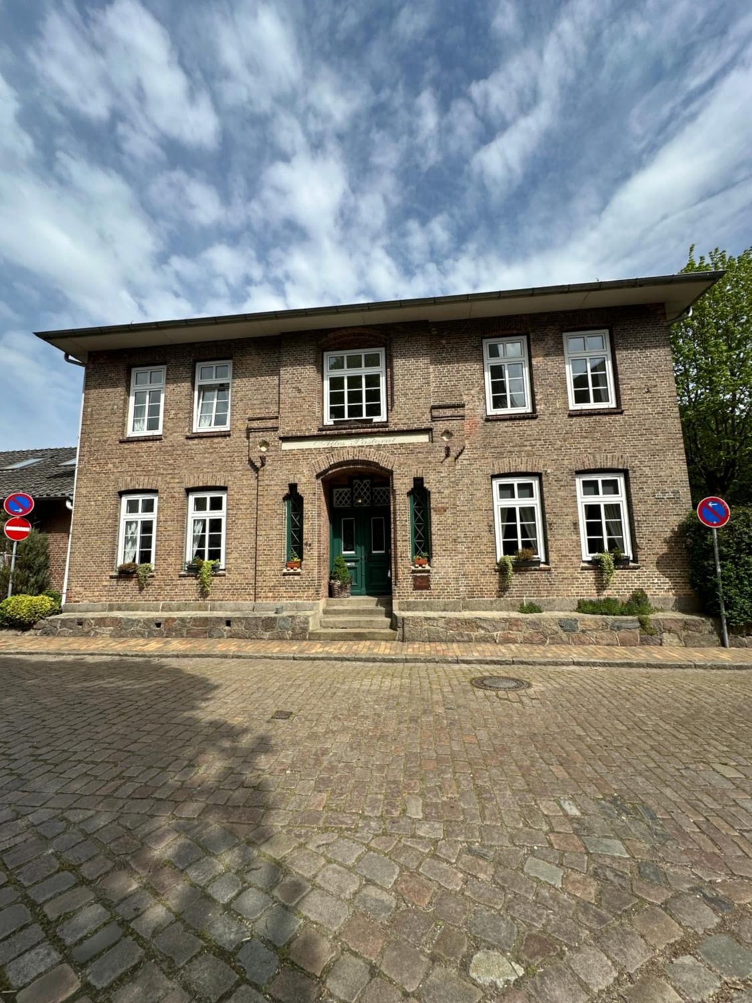 Altes Pastorat Bed & Breakfast Barmstedt Ngoại thất bức ảnh