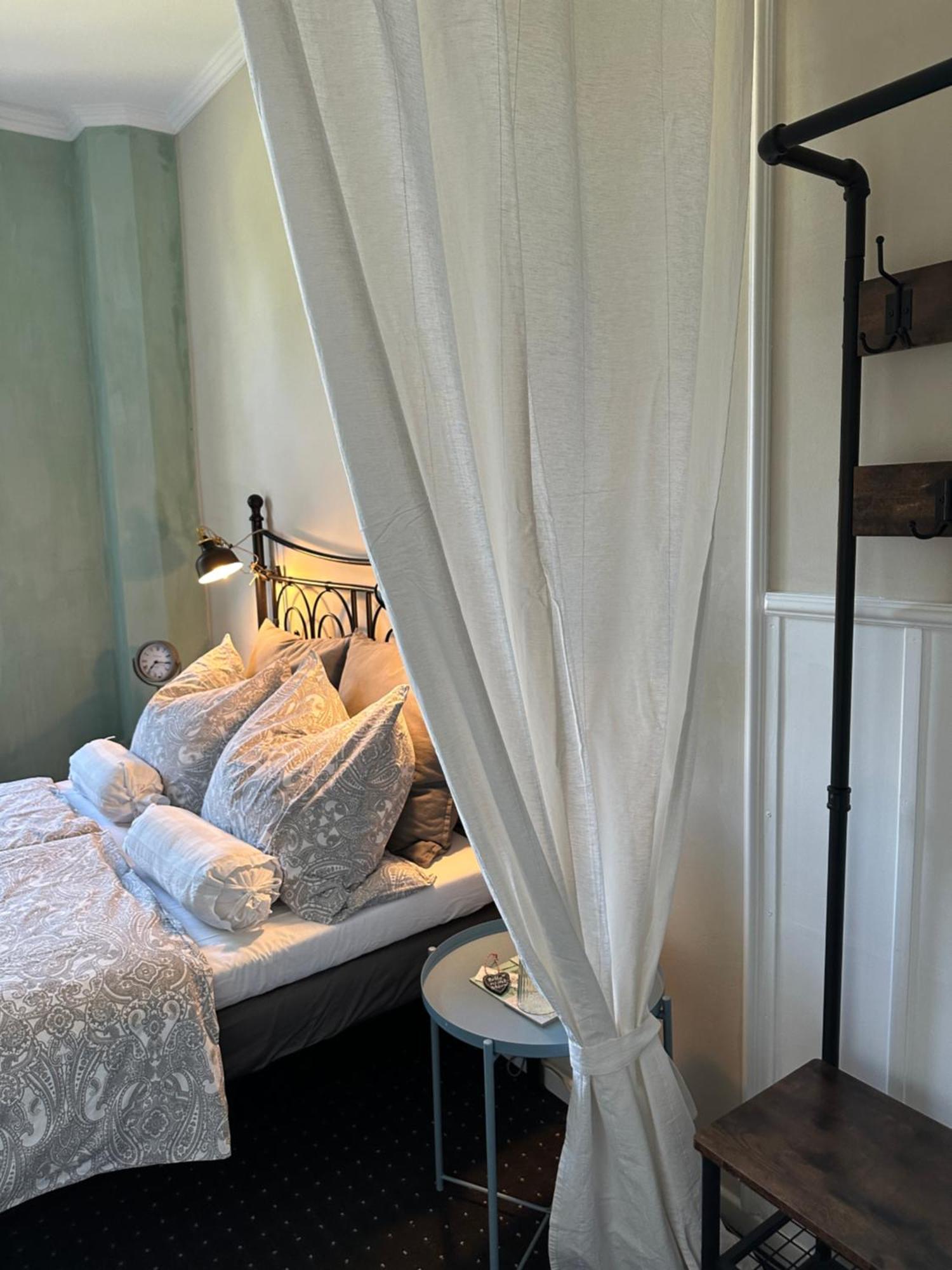 Altes Pastorat Bed & Breakfast Barmstedt Ngoại thất bức ảnh
